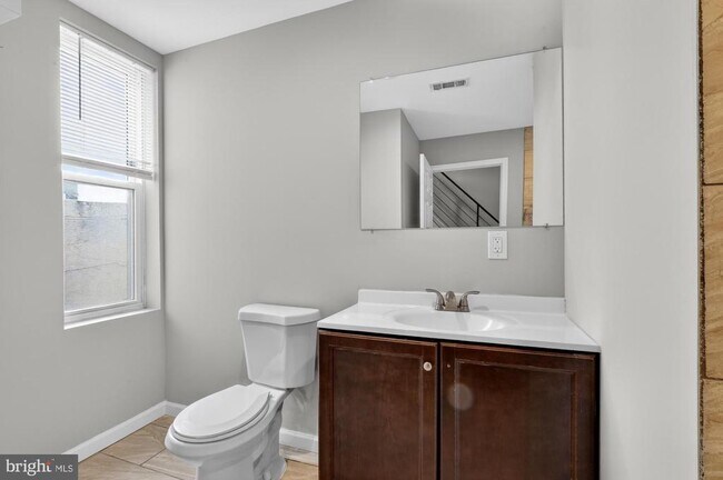 Building Photo - 1626 N 25th St