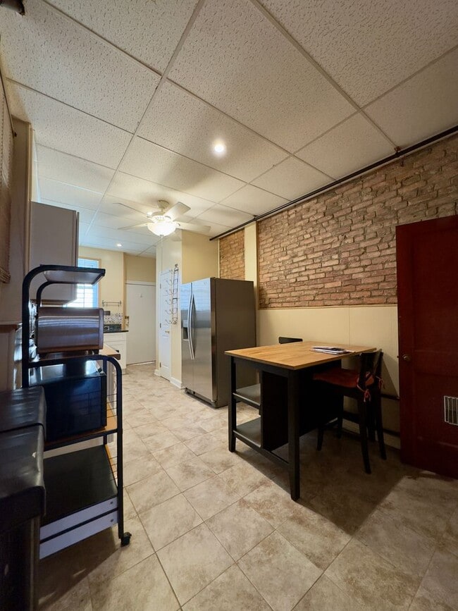 Building Photo - 314 S Collington Ave