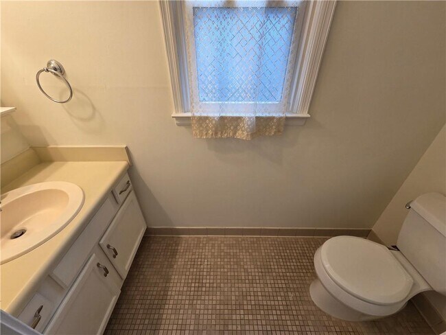 Building Photo - 8 Old Decatur Cir