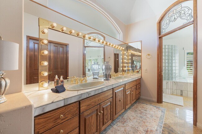 Building Photo - 50180 Vista Montana Rd