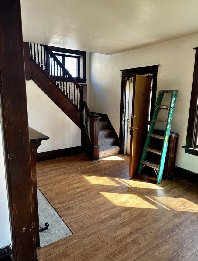 Building Photo - 308 7th St S