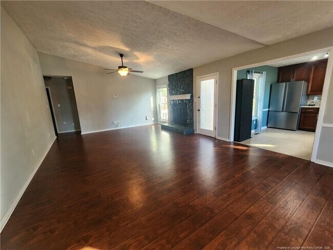 Building Photo - 6831 Candlewood Dr