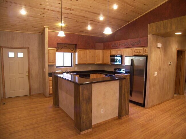 Building Photo - 2551 W Lodgepole Ln