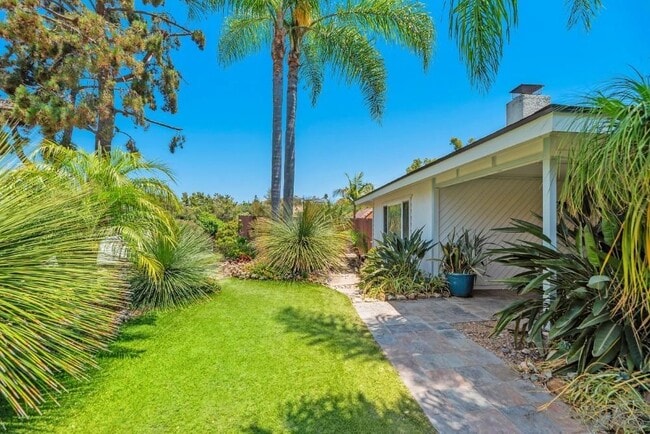 Building Photo - 2841 Cacatua St