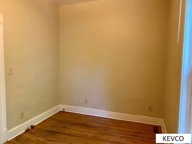 Building Photo - 411 Garfield St