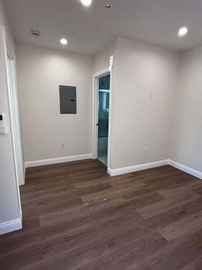 Building Photo - Brand-New Luxury 1 Bedroom, 1 Bathroom ADU for Rent – Alhambra
