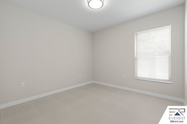 Building Photo - FULLY FENCED, LIKE NEW 3/2/1 TOWNHOUSE ON A CUL DE SAC IN BEAUTIFUL SEMINOLE WOODS