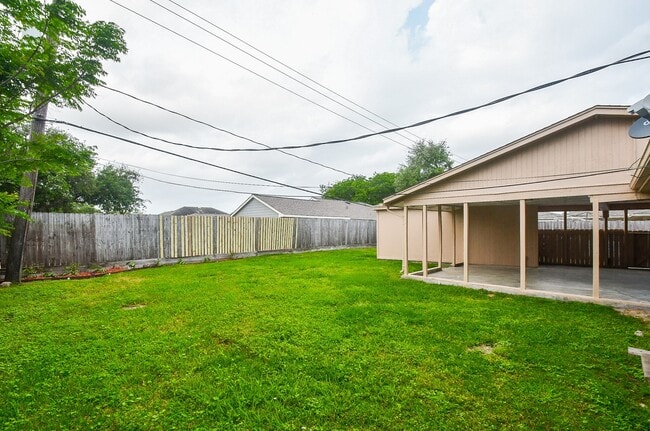 Building Photo - 7714 Eichler Dr