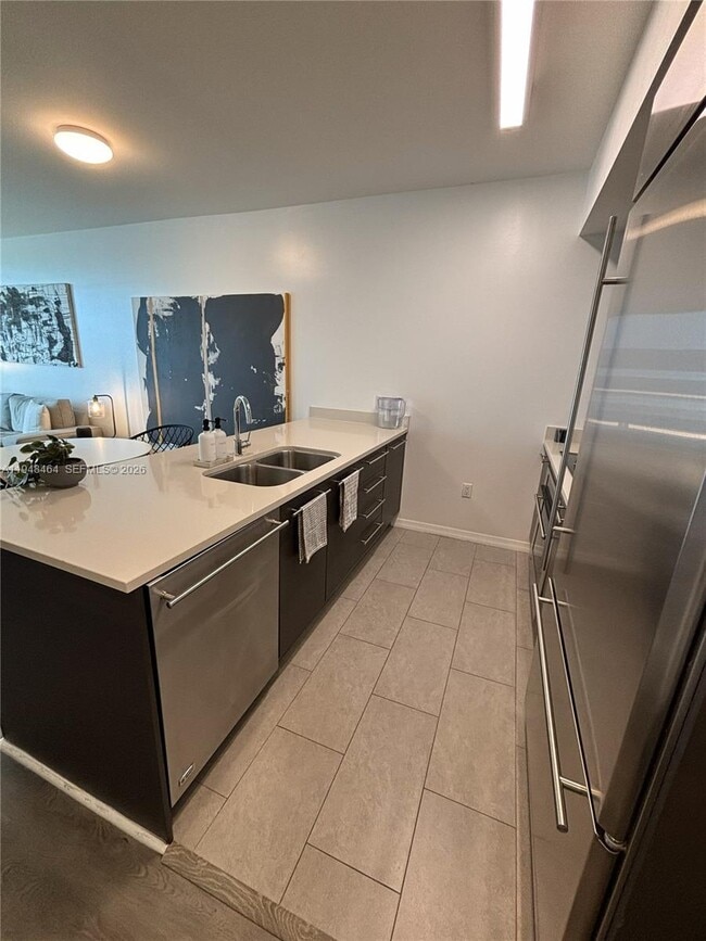 Building Photo - 500 Brickell Ave