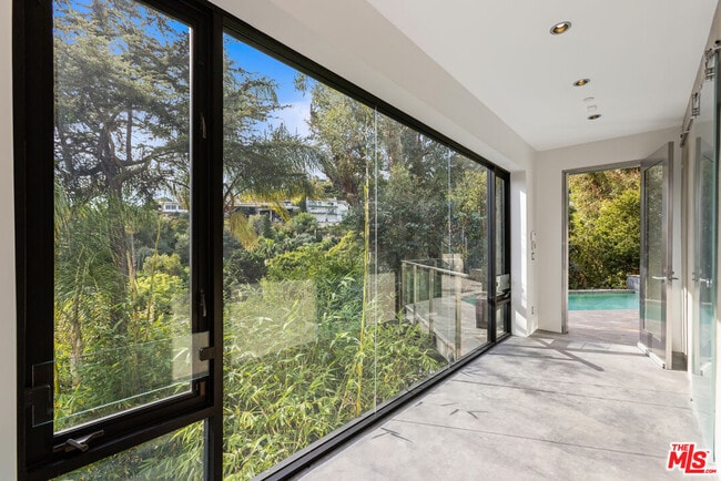 Building Photo - 8460 Harold Way