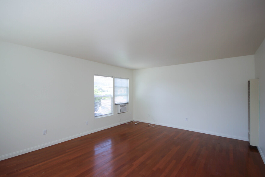 Building Photo - 3148 Abella St