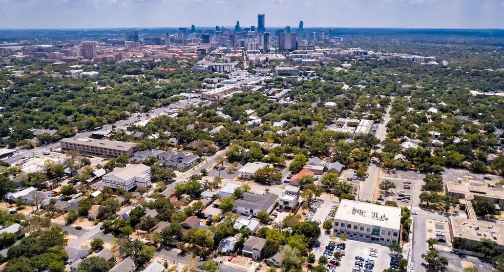 Building Photo - 710 W 34th St