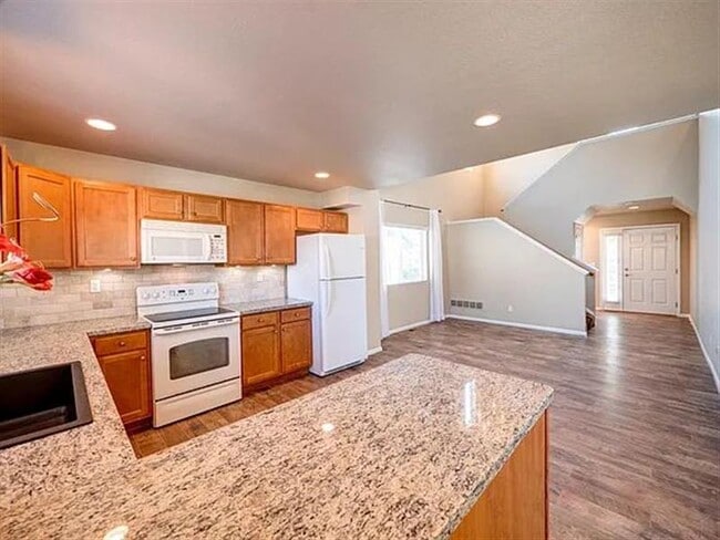 Building Photo - BEST CLASS