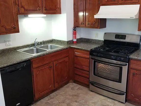 Building Photo - Beautiful single family home with near U of MN - 4 bed 2 bath