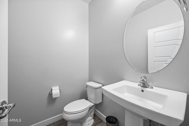 Building Photo - 1250 Abbey Ln