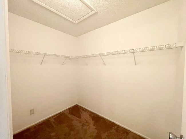 Building Photo - Two bedroom and two bathroom house with ac...
