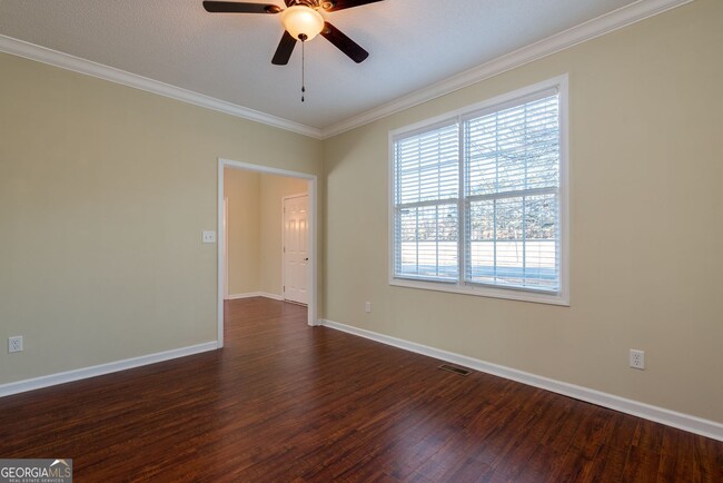 Building Photo - 135 Sandwood Dr