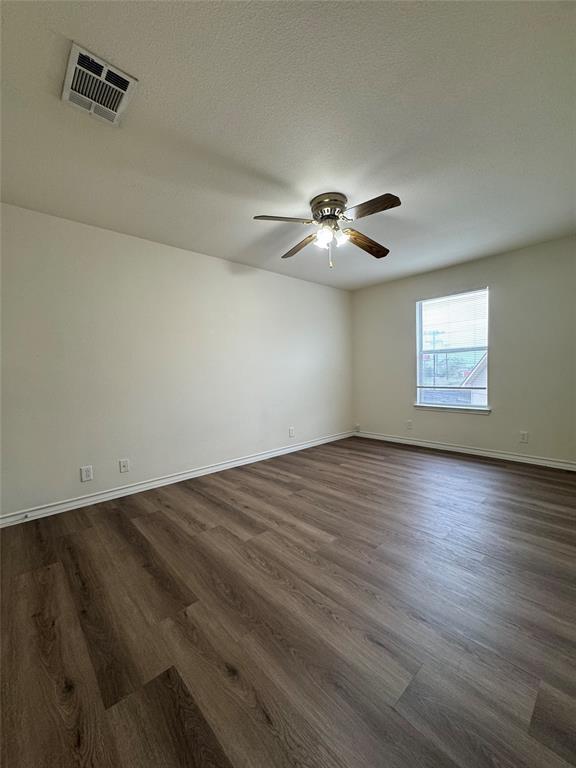 Building Photo - 220 Sandstone Dr