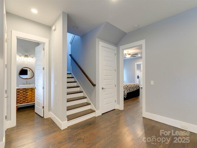 Building Photo - 3024 Yadkin Ave