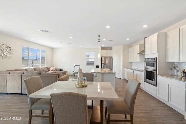 Building Photo - 7352 S Briarwood Ln