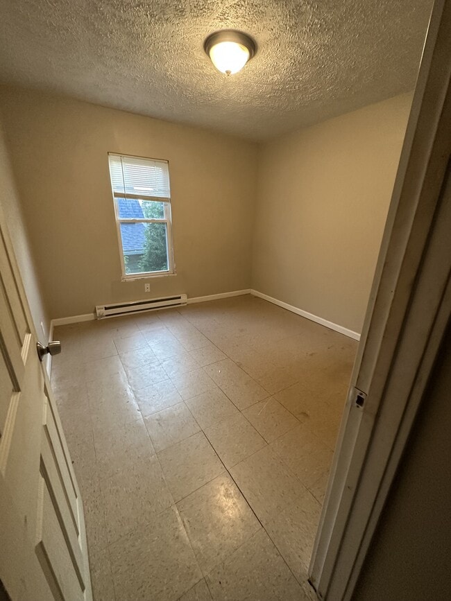 Building Photo - 914 Dartmouth Ave SW