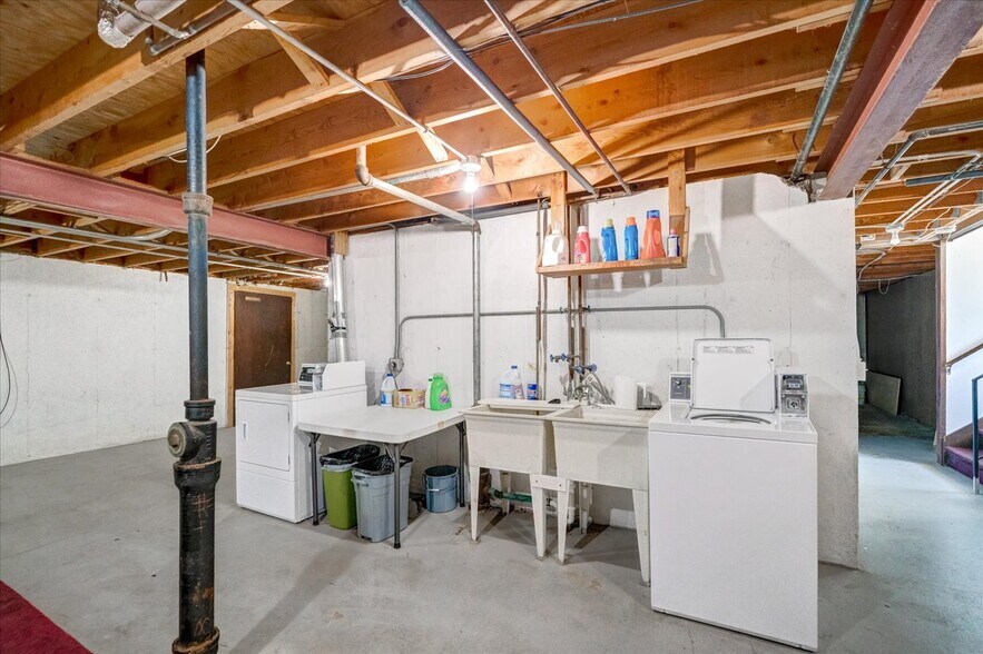 Building Photo - 7203 Fortune Dr