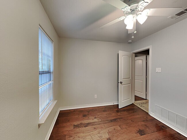 Building Photo - Spacious 4BR Home in Denton | Fireplace, Fenced Yard, Covered Patio + Near UNT