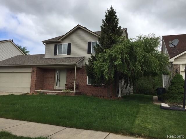 Building Photo - 67 Larchwood Dr
