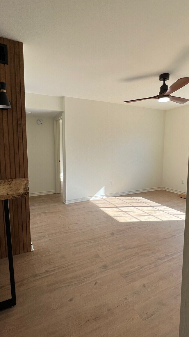 Building Photo - The Homestead 216