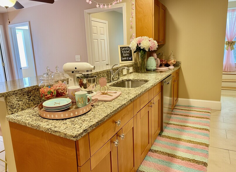 Building Photo - 76 Egmont St