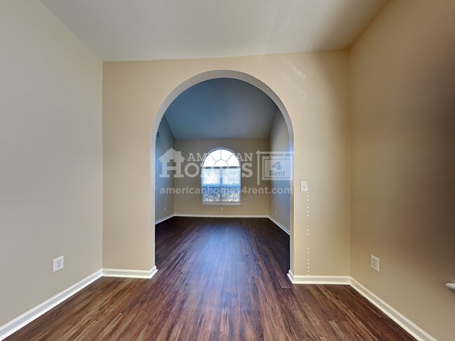 Building Photo - 157 Oak Bluff Road