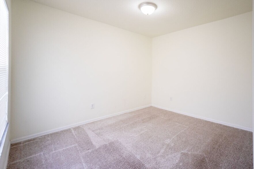 Building Photo - 873 Caribbean Dr