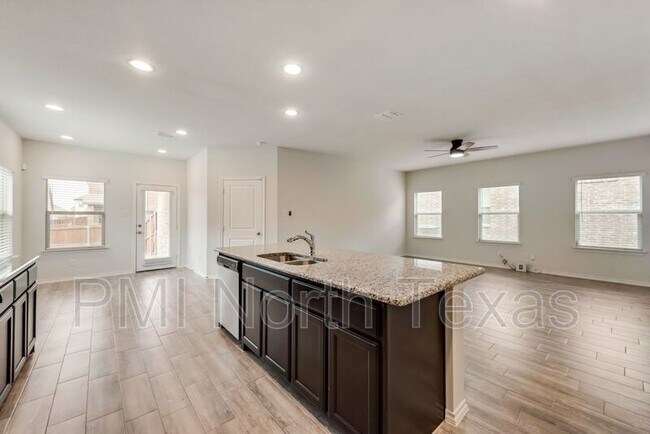 Building Photo - 1713 Wayne Ln