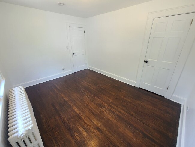Building Photo - 4 bedrooms and 1.5 bathrooms, this home of...