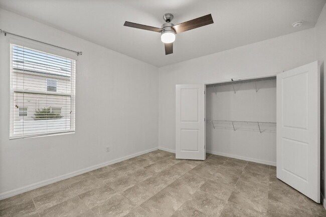 Building Photo - Spacious 4 Bedroom Home with Private Mother-in-Law Suite – Pet Friendly & Move-In Ready!