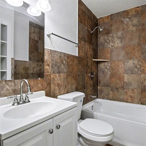 Building Photo - 6510 Cinnamon Oaks Dr