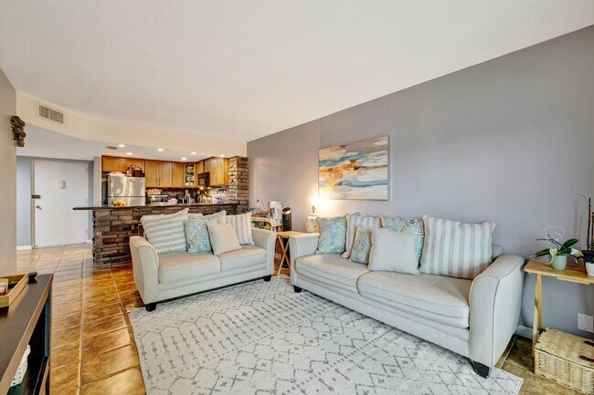 Building Photo - 3004 NE 5th Terrace