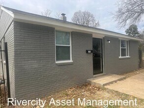 Building Photo - Adorable 2 bedroom, 1 bath Home!!!! Section 8 Welcomed!!!!!