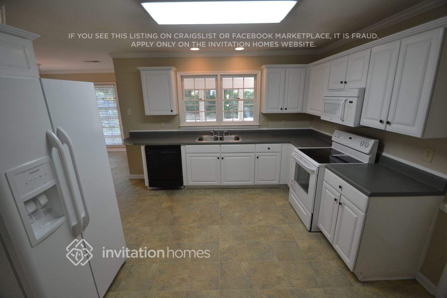 Building Photo - 613 Dahlia Way