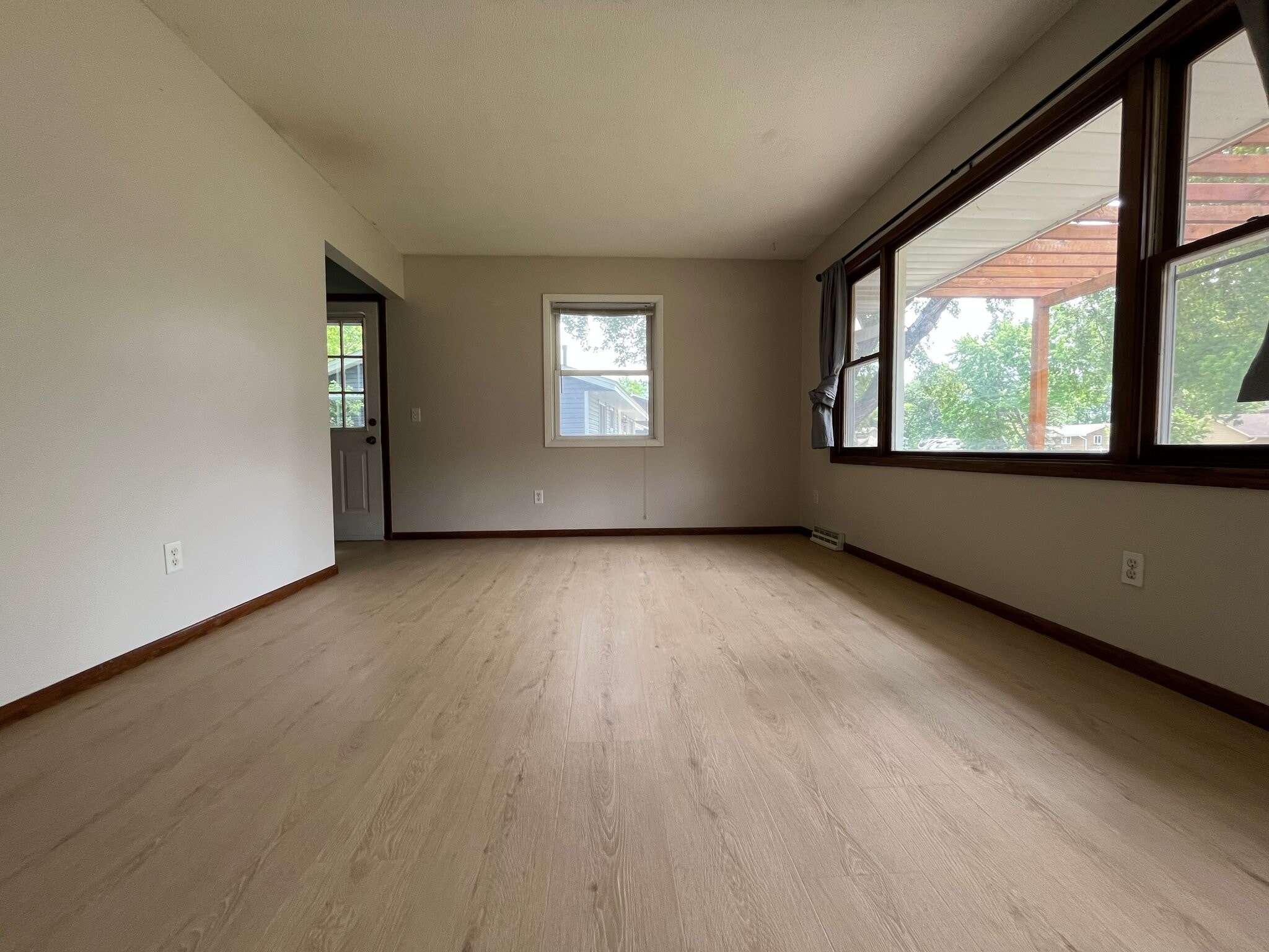 Building Photo - 807 Elm Creek Cir