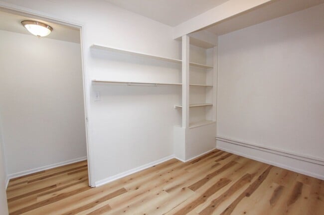 Building Photo - 860 Gail Gardner Way