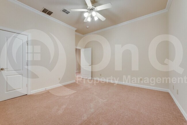 Building Photo - 5224 Longvue Dr