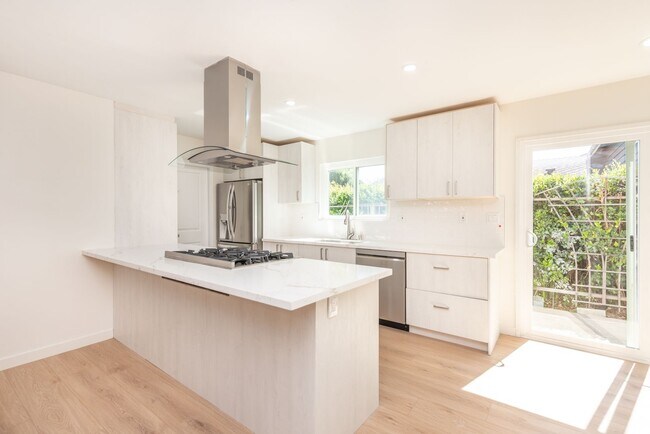 Building Photo - Completely renovated!  Premium location 4 ...