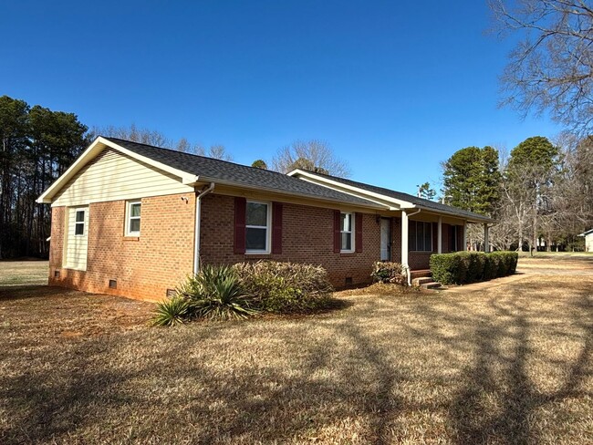 Building Photo - 760 Goudlock Rd
