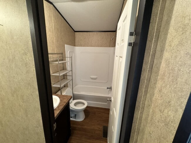 Building Photo - 10523 Shadow Wood Cir