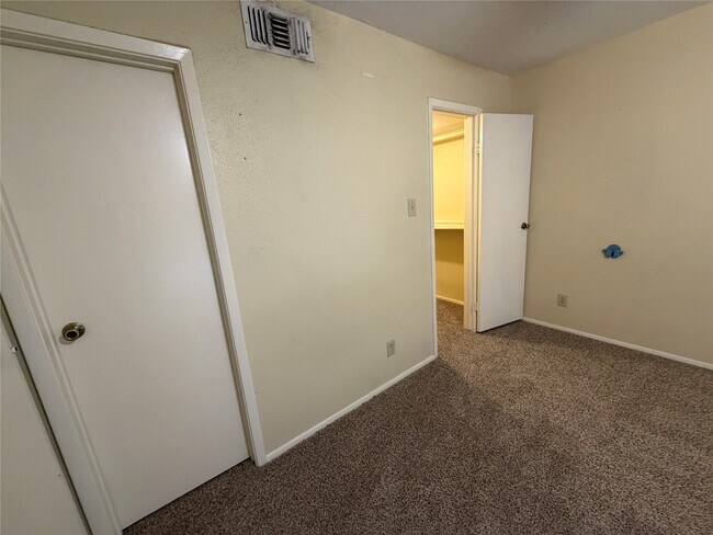 Building Photo - 14777 Wunderlich Dr
