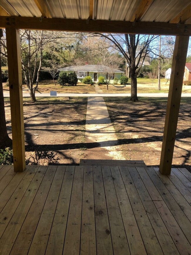 Building Photo - Charming 2BR Home Near Downtown Auburn & Auburn University