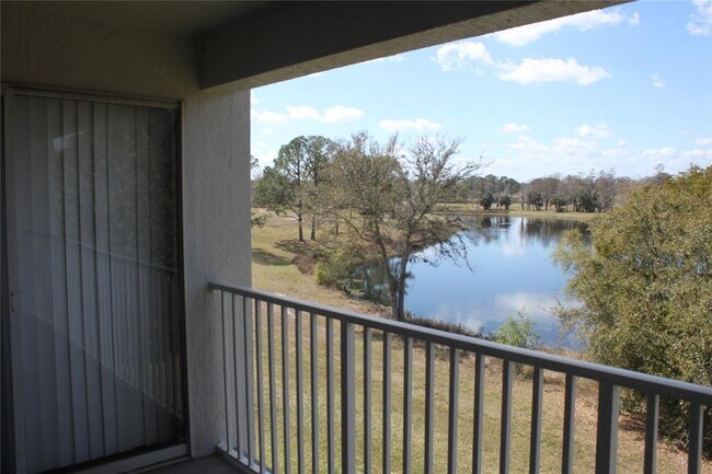 Building Photo - 13929 Fairway Island Dr