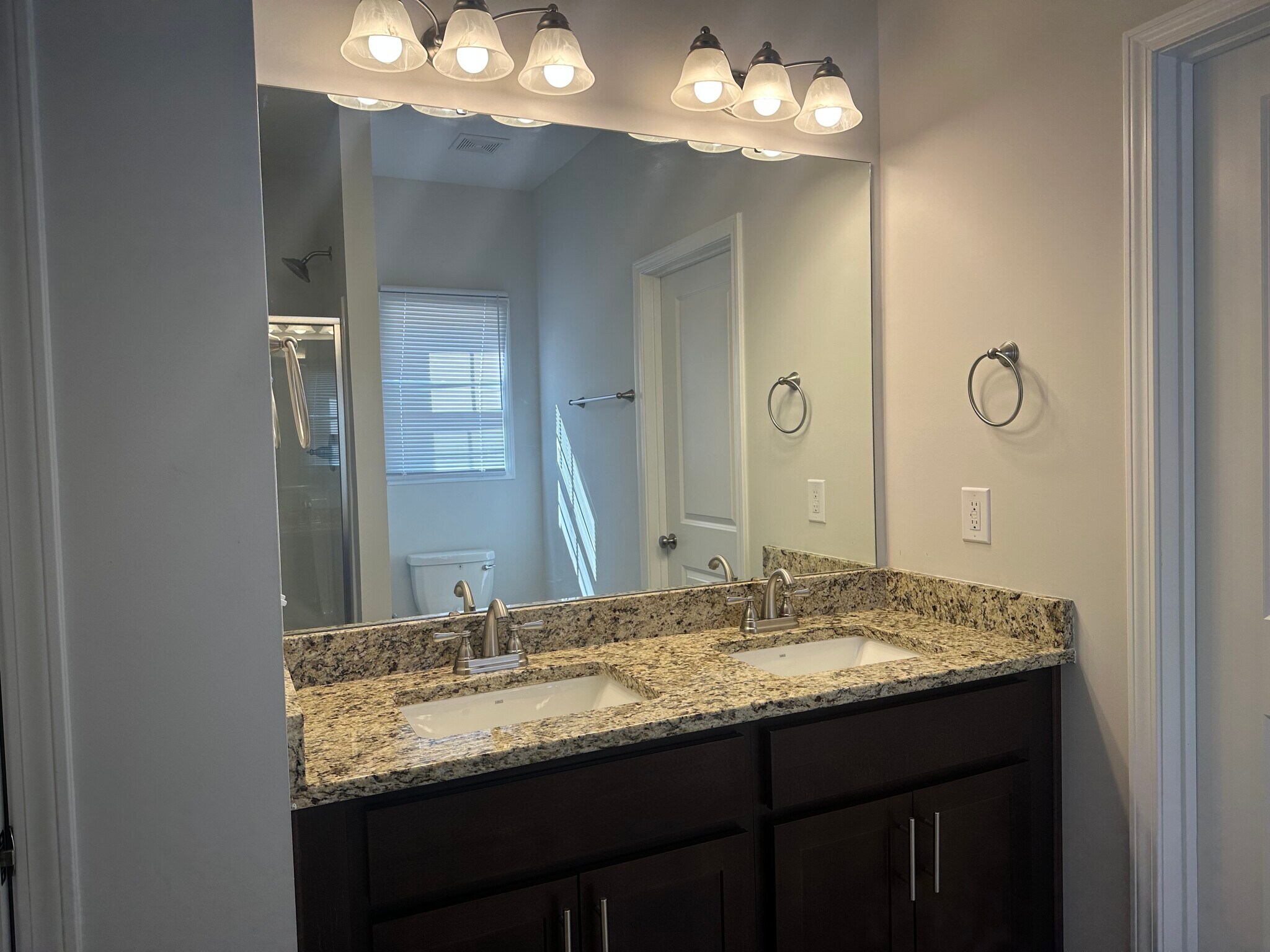 Building Photo - 38 Knotts Berry Rd