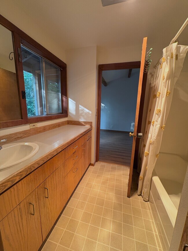 Building Photo - 3060 Onyx St